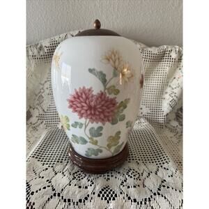 Gallery Originals Porcelain Chrysanthemum Ginger Jar Urn Flower Vase Wood Lid